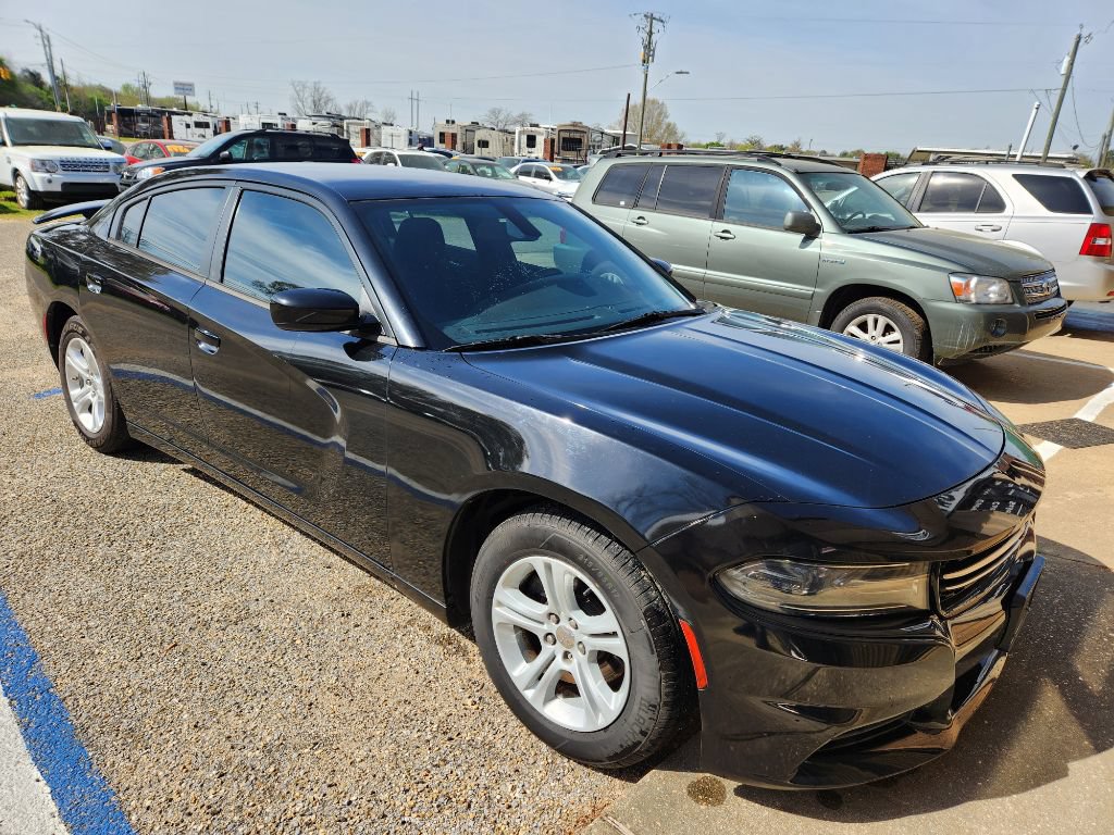 Used 2015 Dodge Charger SE w/ Popular Equipment Group RWD image 5
