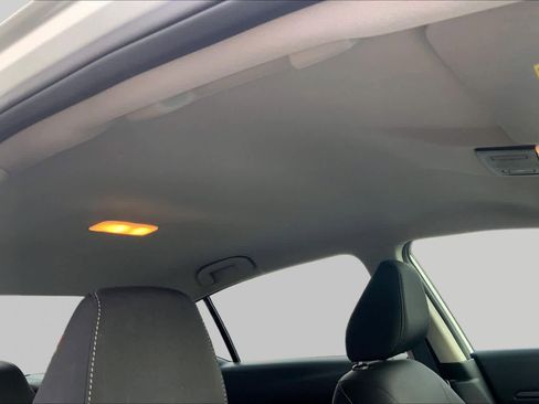 Used 2025 Nissan Altima 2.5 SV FWD image 14