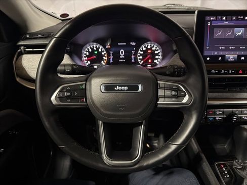 Used 2022 Jeep Compass Latitude image 23