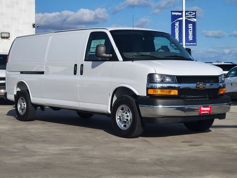 New 2026 Chevrolet Express 3500 Extended w/ Driver Convenience Package RWD image 23