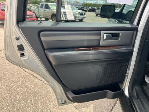 Used 2015 Ford Expedition Platinum AWD/4WD image 14