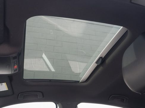 Certified 2025 Volkswagen Jetta GLI Autobahn image 30