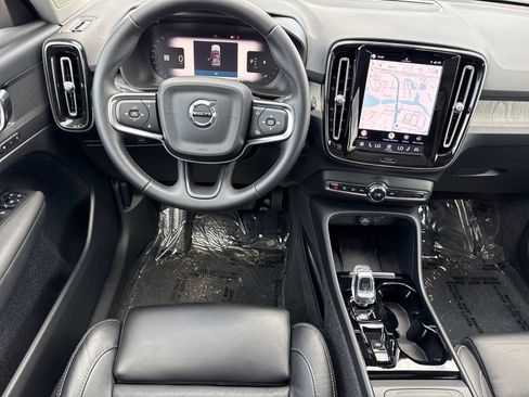 Certified 2023 Volvo XC40 B5 Plus w/ Driver Assist Package AWD/4WD image 12