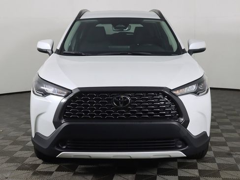 Used 2024 Toyota Corolla Cross LE image 9