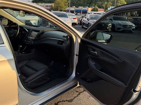 Used 2018 Chevrolet Impala Premier FWD image 30