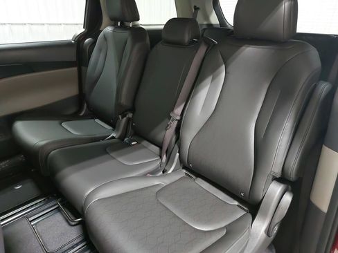 New 2026 Kia Carnival LXS image 15