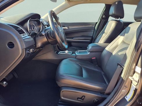 Used 2019 Chrysler 300 Touring L w/ Quick Order Package 22F image 12