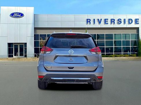 Used 2020 Nissan Rogue SV image 5