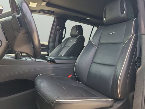 Used 2023 Cadillac Escalade ESV Premium Luxury RWD image 27