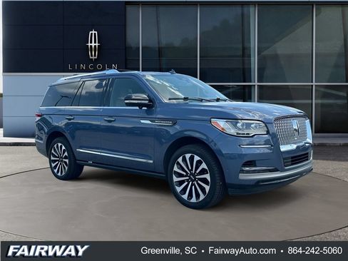 Used 2023 Lincoln Navigator Reserve AWD/4WD image 4