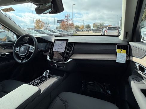 New 2026 Volvo XC90 B6 Plus w/ Protection Package Premier image 11