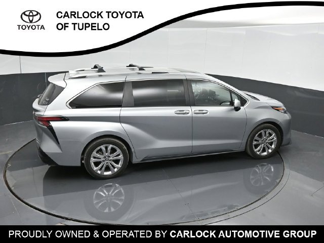 Used 2023 Toyota Sienna Platinum FWD image 49