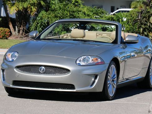 Used 2011 Jaguar XK Convertible image 11