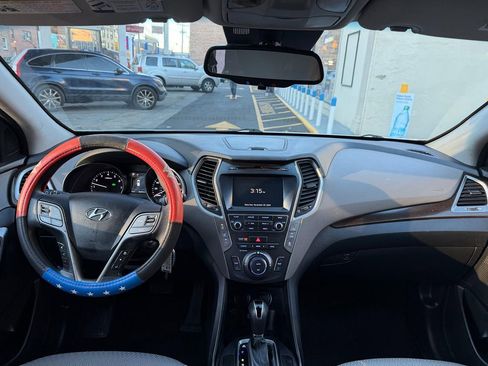 Used 2017 Hyundai Santa Fe SE image 30