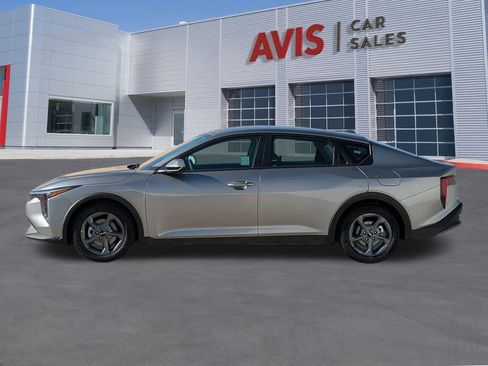 Used 2025 Kia K4 LXS image 9