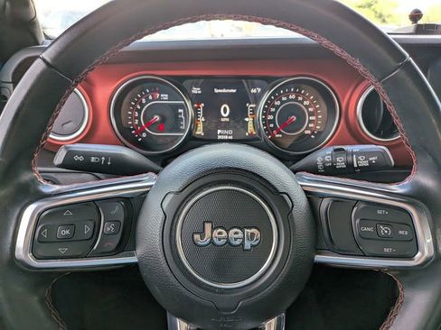 Certified 2021 Jeep Wrangler Unlimited Rubicon w/ Xtreme Recon 35" Tire Package AWD/4WD image 32