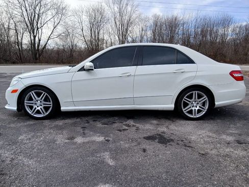 Used 2011 Mercedes-Benz E 350 Sedan w/ Premium 1 Pkg image 4
