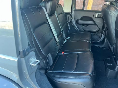 Used 2022 Jeep Wrangler Unlimited Sahara AWD/4WD image 12