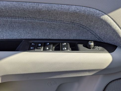 Used 2023 Jeep Compass Latitude image 20