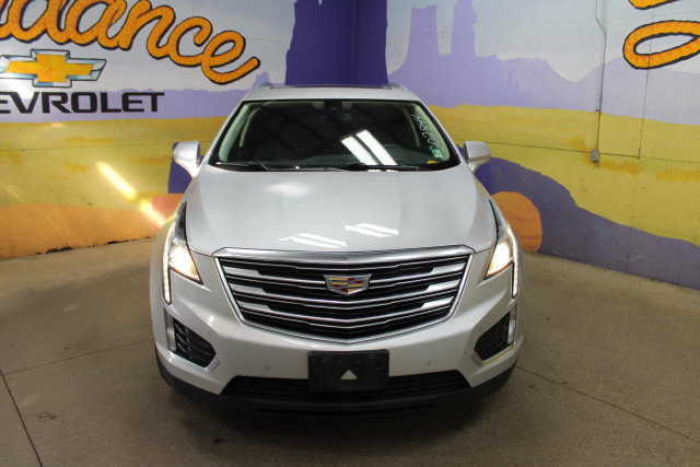 Used 2017 Cadillac XT5 Luxury w/ Driver Awareness Package AWD/4WD image 3