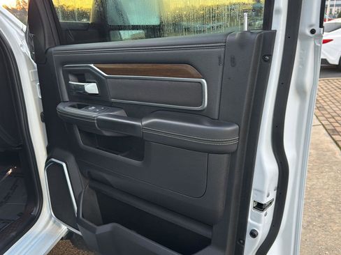 Used 2024 RAM 2500 Laramie AWD/4WD image 12
