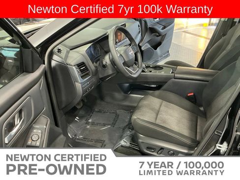 Used 2025 Nissan Rogue SV FWD image 7