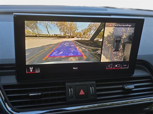 Used 2025 Audi SQ5 Premium Plus w/ Premium Plus Package image 19