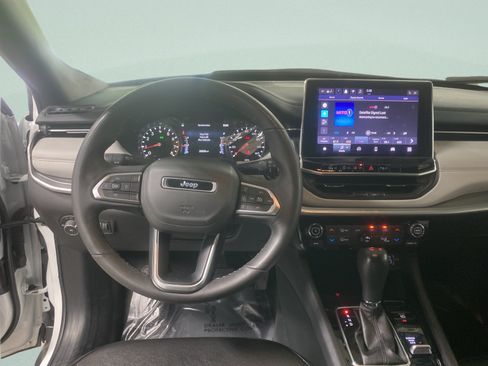 Used 2025 Jeep Compass Limited AWD/4WD image 17