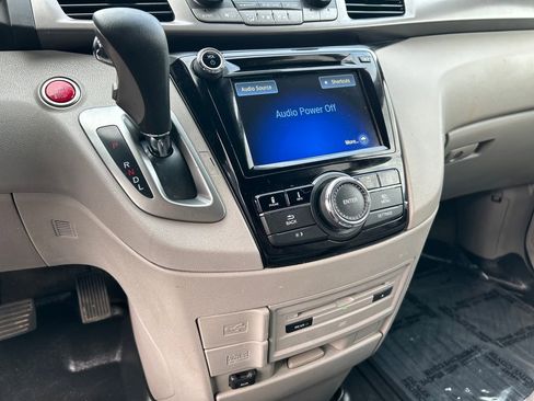 Used 2016 Honda Odyssey SE image 18