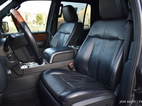 Used 2017 Lincoln Navigator Select AWD/4WD image 12