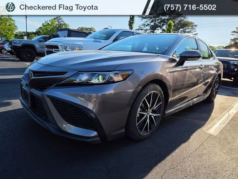 Used 2024 Toyota Camry SE w/ Cold Weather Package AWD/4WD image 1