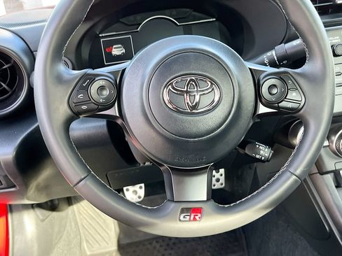 Used 2025 Toyota GR86 Premium w/ ALL Weather Mat Package (TMS) RWD image 11