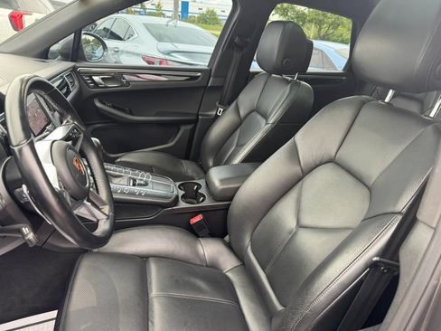 Used 2018 Porsche Macan AWD/4WD image 12