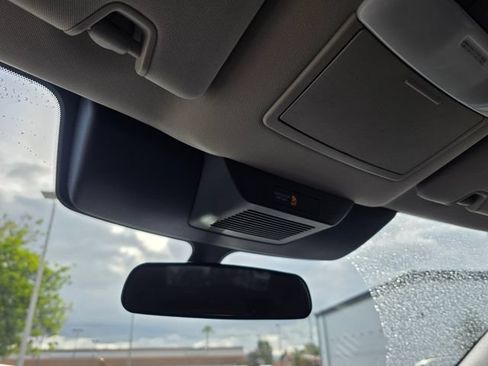 Used 2025 Nissan Pathfinder SV FWD image 37