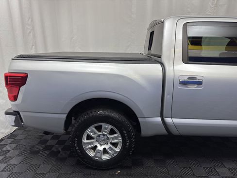 Used 2017 Nissan Titan SV image 12