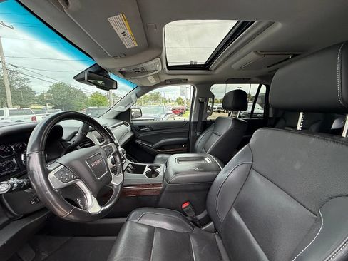 Used 2019 GMC Yukon SLT w/ Premium Edition AWD/4WD image 12