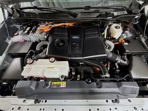 Used 2024 Toyota Tundra Limited image 30