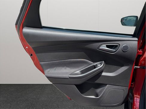 Used 2018 Ford Focus Titanium FWD image 33