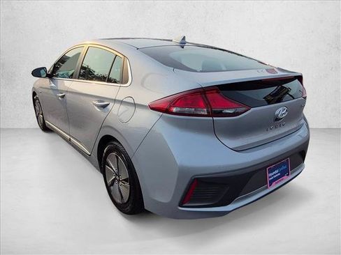 Used 2020 Hyundai Ioniq SE FWD image 8