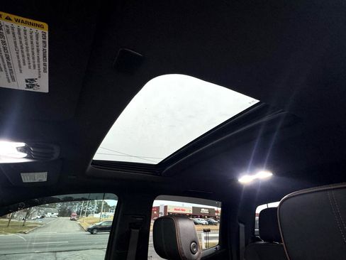 Used 2023 GMC Canyon AT4 w/ AT4 Premium Package image 23