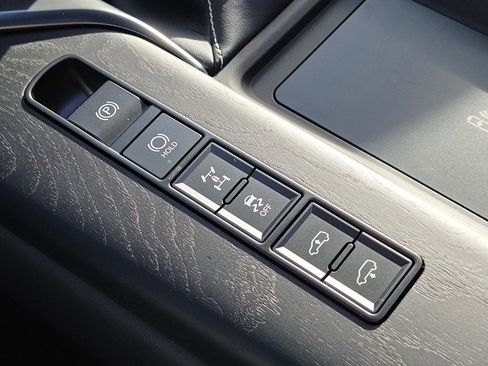 New 2025 Lexus LX 600 4WD w/ Premium Package image 18