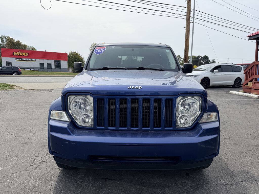 Used 2010 Jeep Liberty Sport w/ Popular Equipment Group AWD/4WD image 2