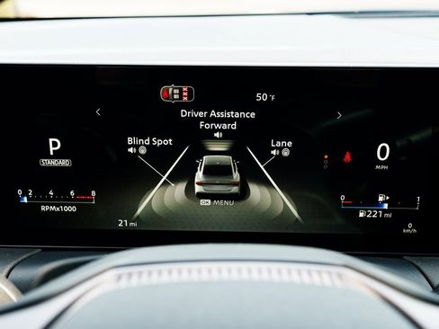 New 2026 Nissan Sentra SR w/ SR Premium Package FWD image 15