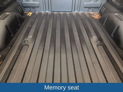 Used 2024 Ford F150 Lariat w/ FX4 Off-Road Package image 39