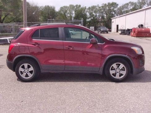 Used 2016 Chevrolet Trax LT w/ LT Convenience Package FWD image 8