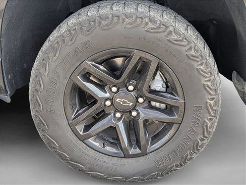 Used 2023 Chevrolet Silverado 1500 LT Trail Boss w/ LPO, Dark Essentials Package image 10
