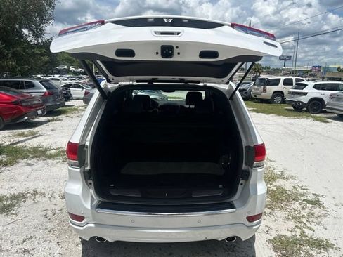 Used 2019 Jeep Grand Cherokee Overland RWD image 7