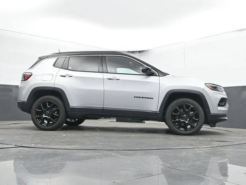 Used 2025 Jeep Compass Limited AWD/4WD image 45