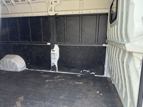 Used 2025 RAM ProMaster 2500 w/ Convenience Group FWD image 13