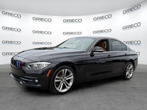 Used 2018 BMW 330i xDrive Sedan w/ Premium Package AWD/4WD image 3